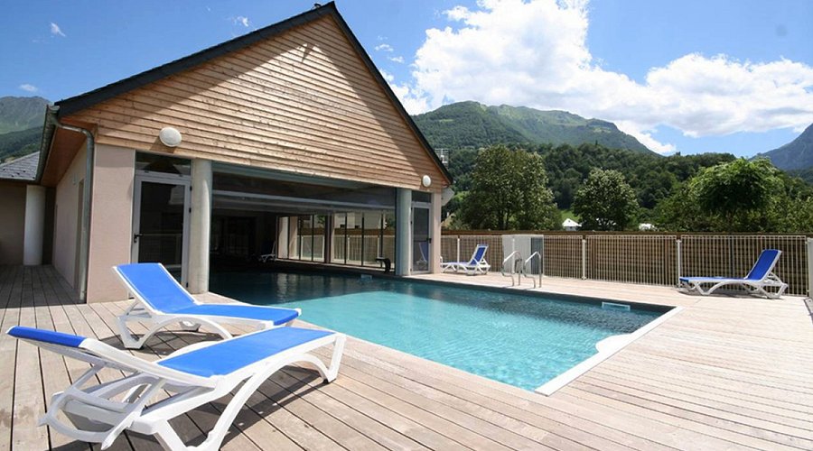 Piscine de la résidence Val de Roland