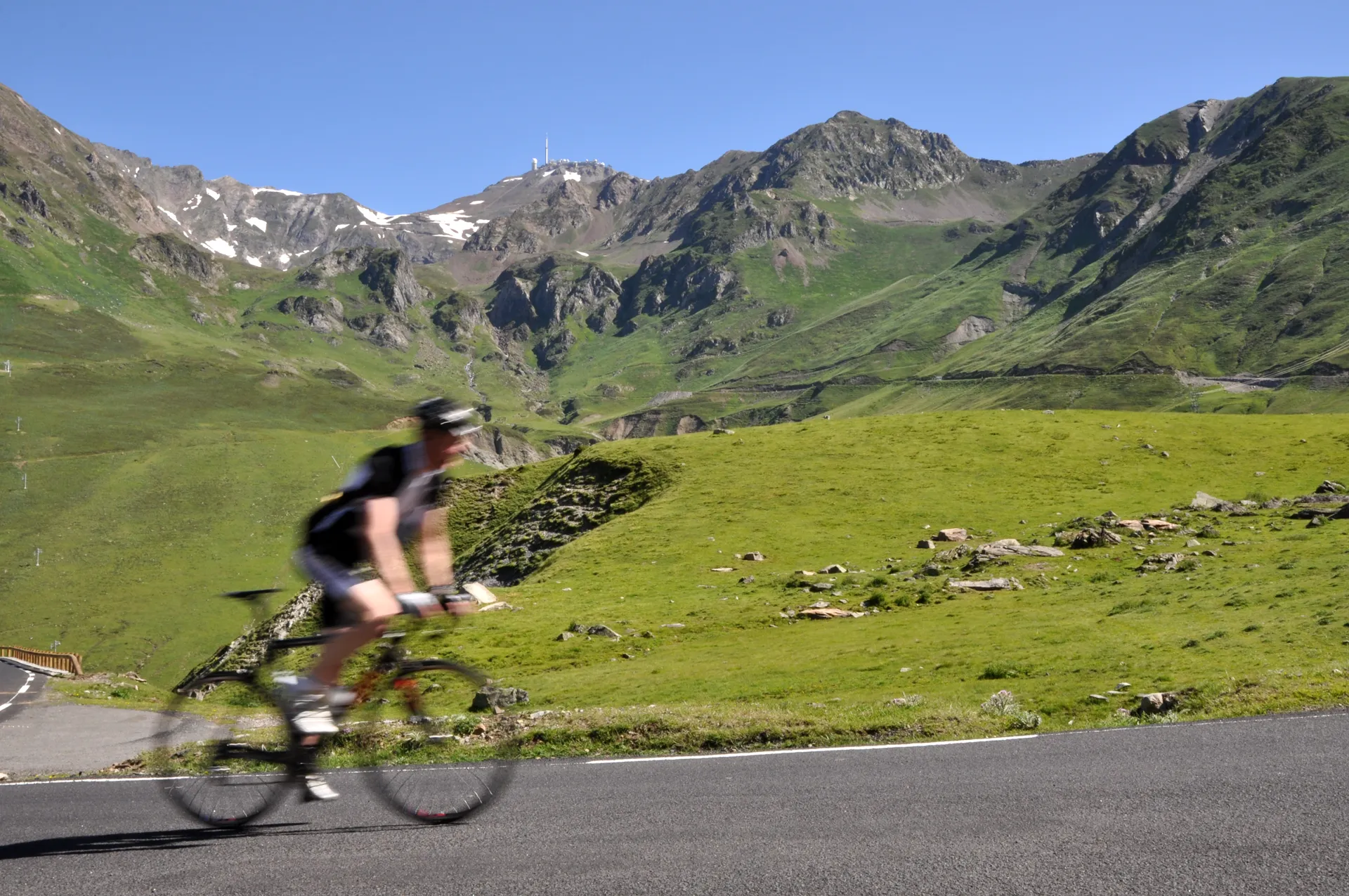 Vélo de route vers le Pic du Midi de Bigorre